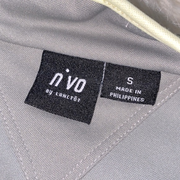 NVO grey athletic top size small - Picture 5 of 7